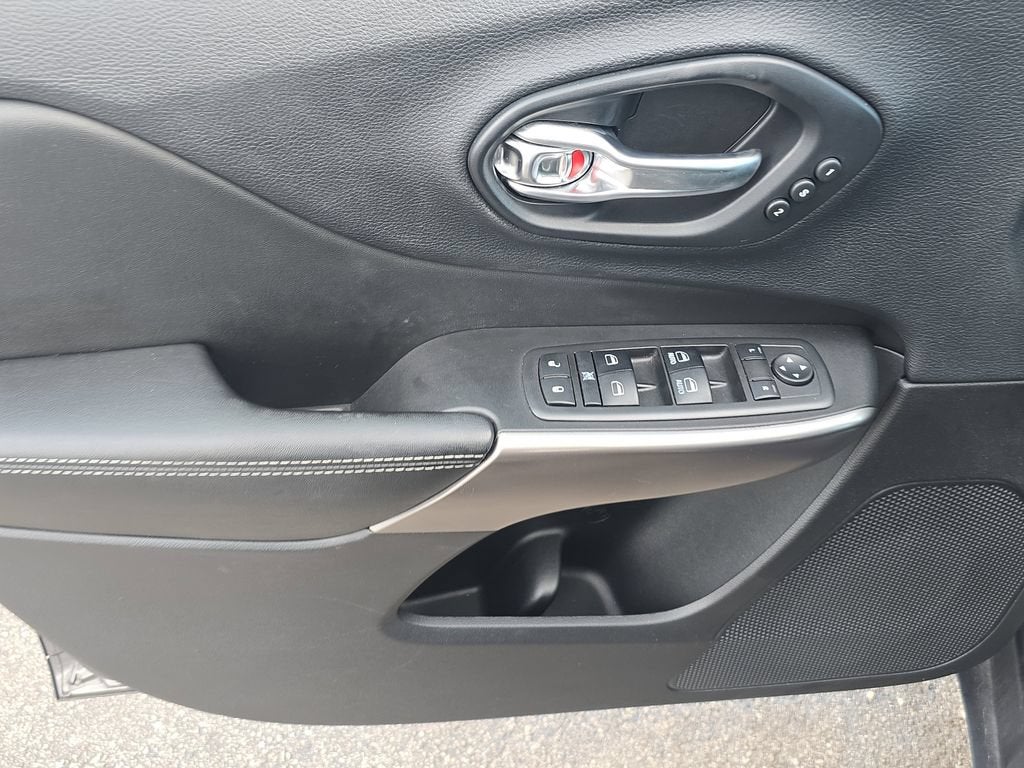 2019 Jeep Cherokee Limited FWD
