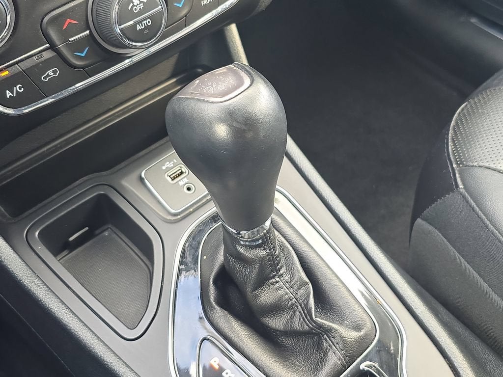 2019 Jeep Cherokee Limited FWD