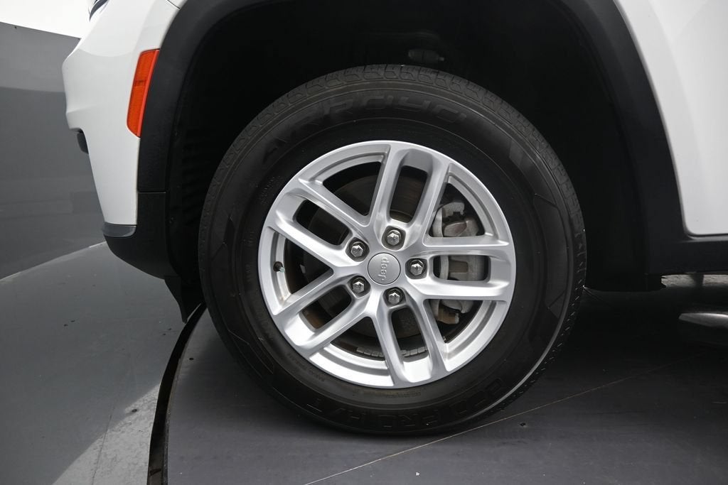 2022 Jeep Grand Cherokee L Laredo 4x2