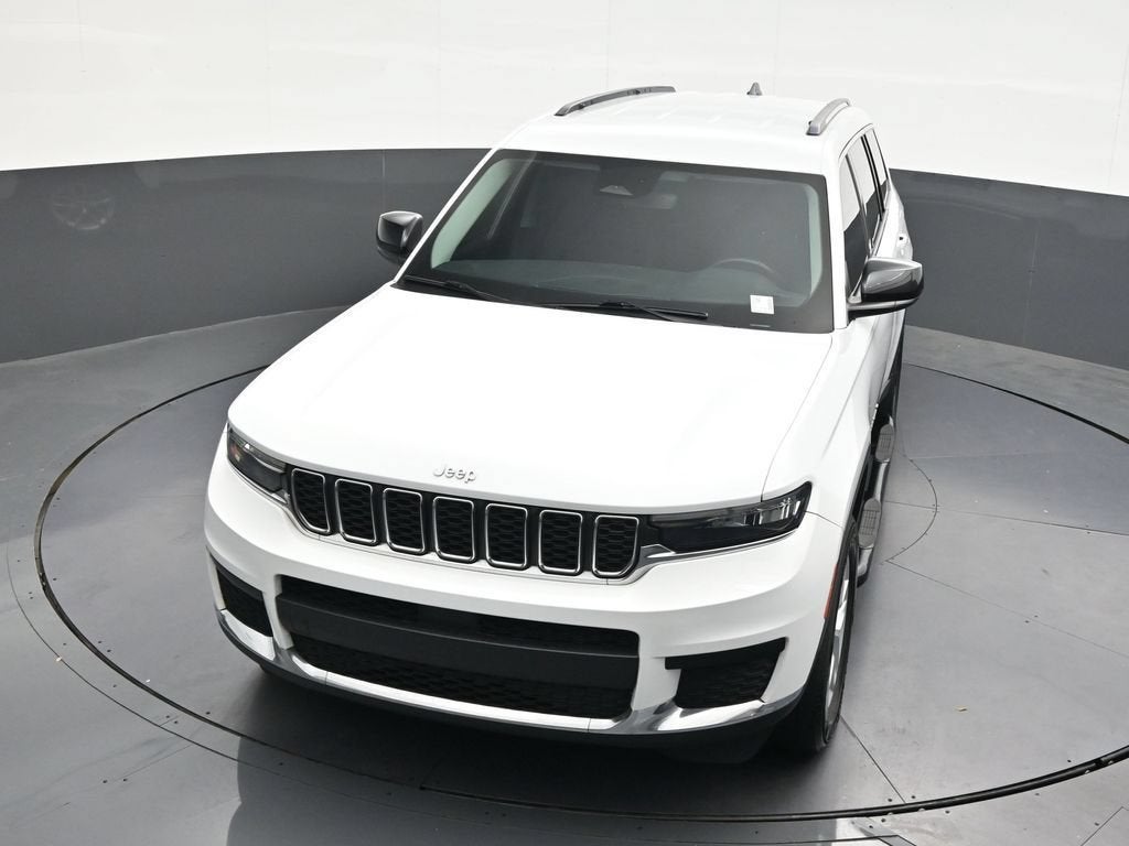 2022 Jeep Grand Cherokee L Laredo 4x2