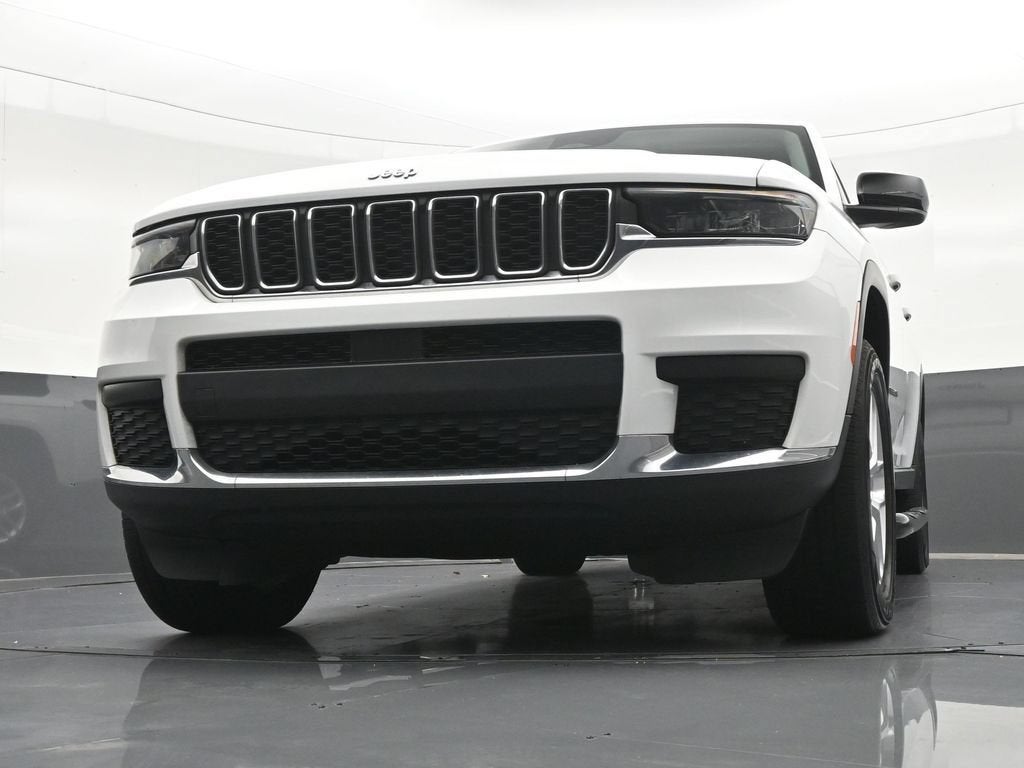 2022 Jeep Grand Cherokee L Laredo 4x2