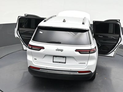2022 Jeep Grand Cherokee L Laredo 4x2