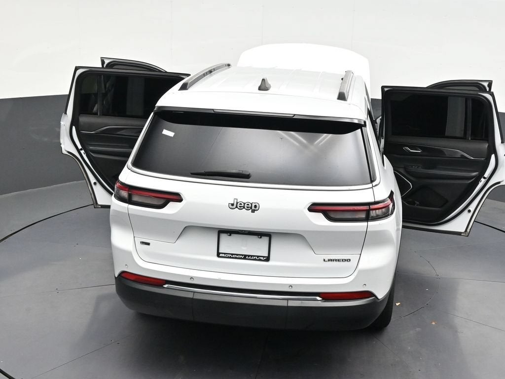2022 Jeep Grand Cherokee L Laredo 4x2