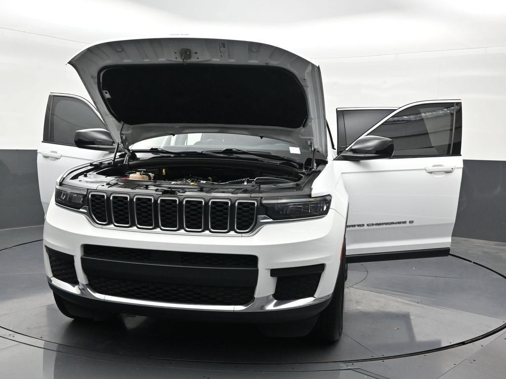 2022 Jeep Grand Cherokee L Laredo 4x2