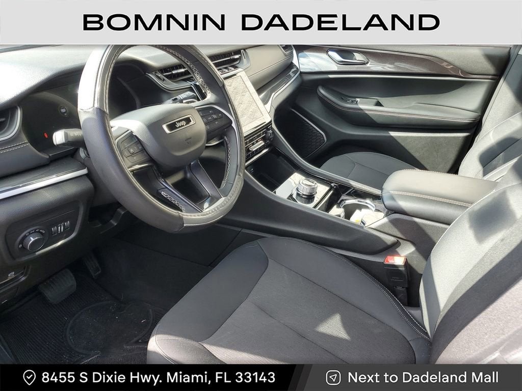 2022 Jeep Grand Cherokee L Laredo