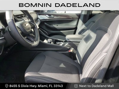 2022 Jeep Grand Cherokee L Laredo