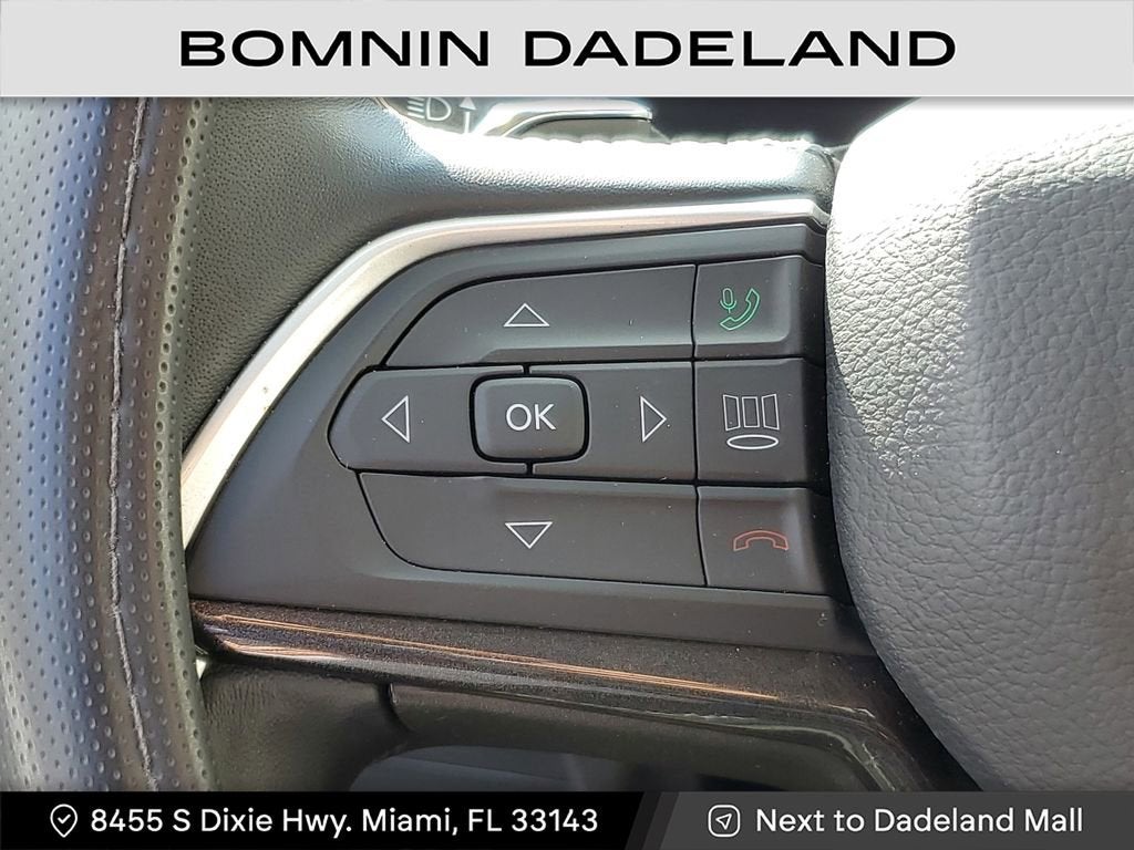 2022 Jeep Grand Cherokee L Laredo