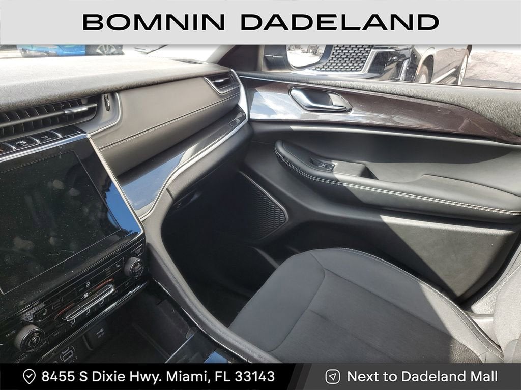 2022 Jeep Grand Cherokee L Laredo