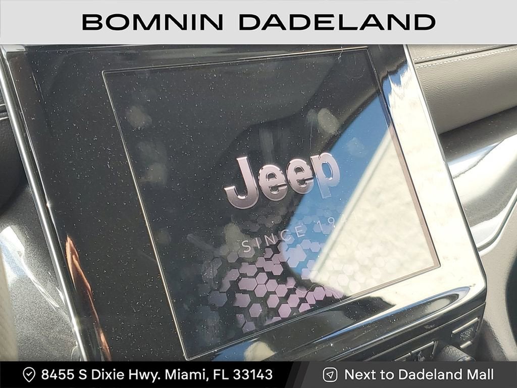 2022 Jeep Grand Cherokee L Laredo