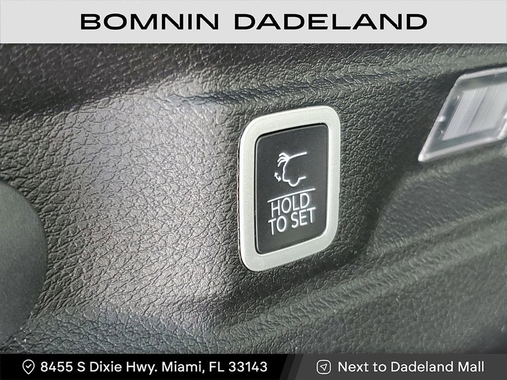 2022 Jeep Grand Cherokee L Laredo