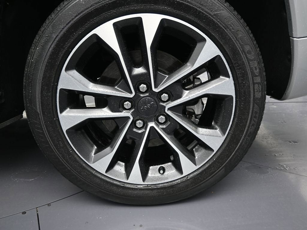 2022 Jeep Grand Cherokee 4xe Overland