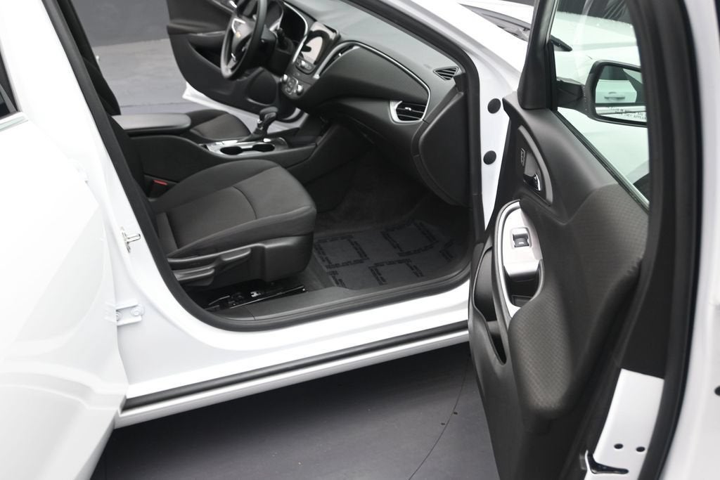 2024 Chevrolet Malibu LS