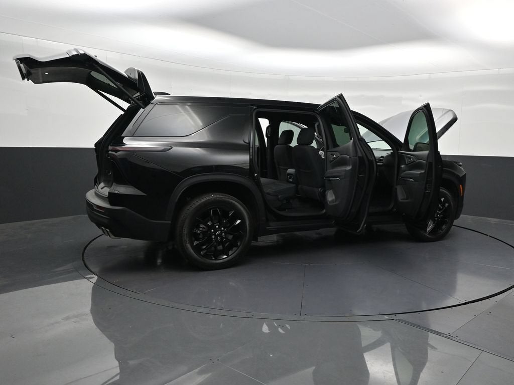 2024 Chevrolet Traverse LS