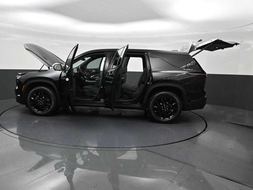 2024 Chevrolet Traverse LS