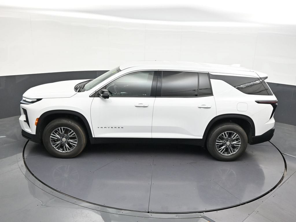 2024 Chevrolet Traverse LS