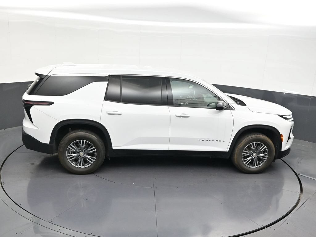 2024 Chevrolet Traverse LS