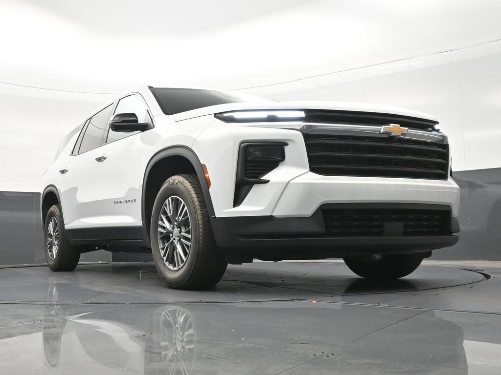 2024 Chevrolet Traverse LS