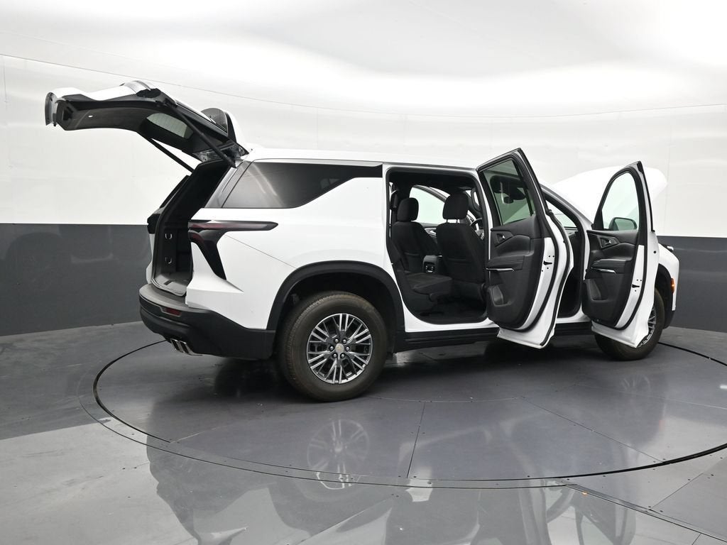 2024 Chevrolet Traverse LS