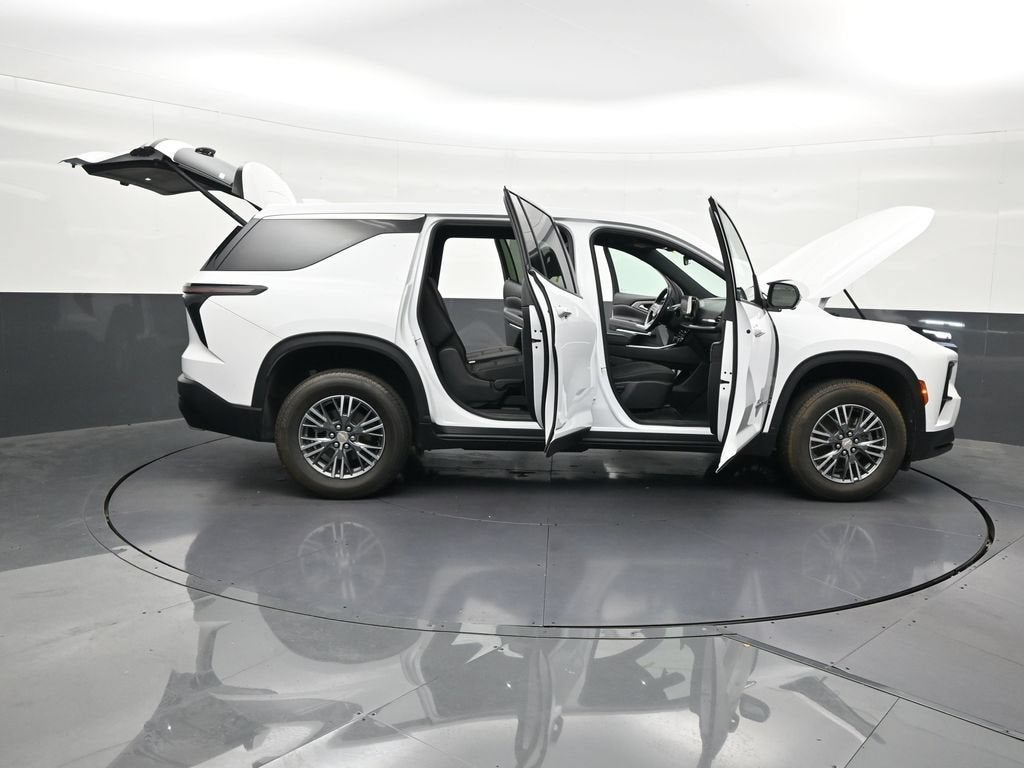 2024 Chevrolet Traverse LS