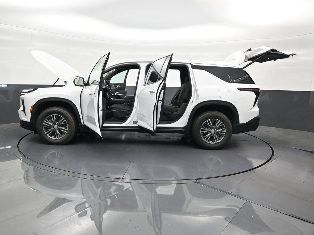 2024 Chevrolet Traverse LS