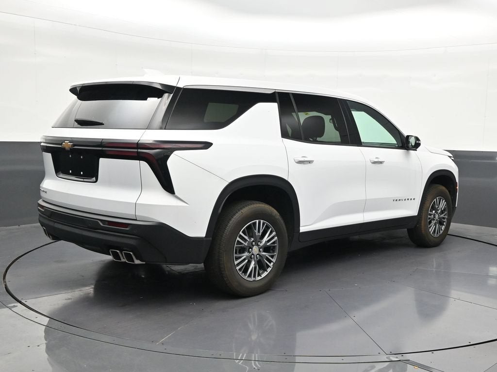 2024 Chevrolet Traverse LS