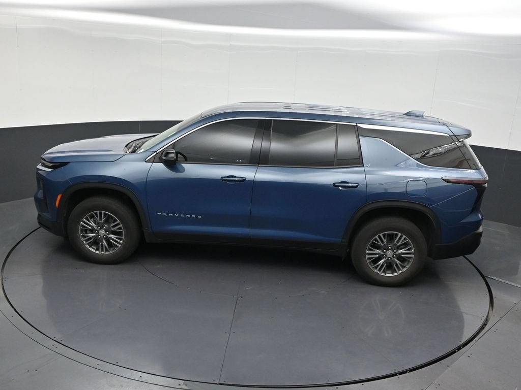 2024 Chevrolet Traverse LS
