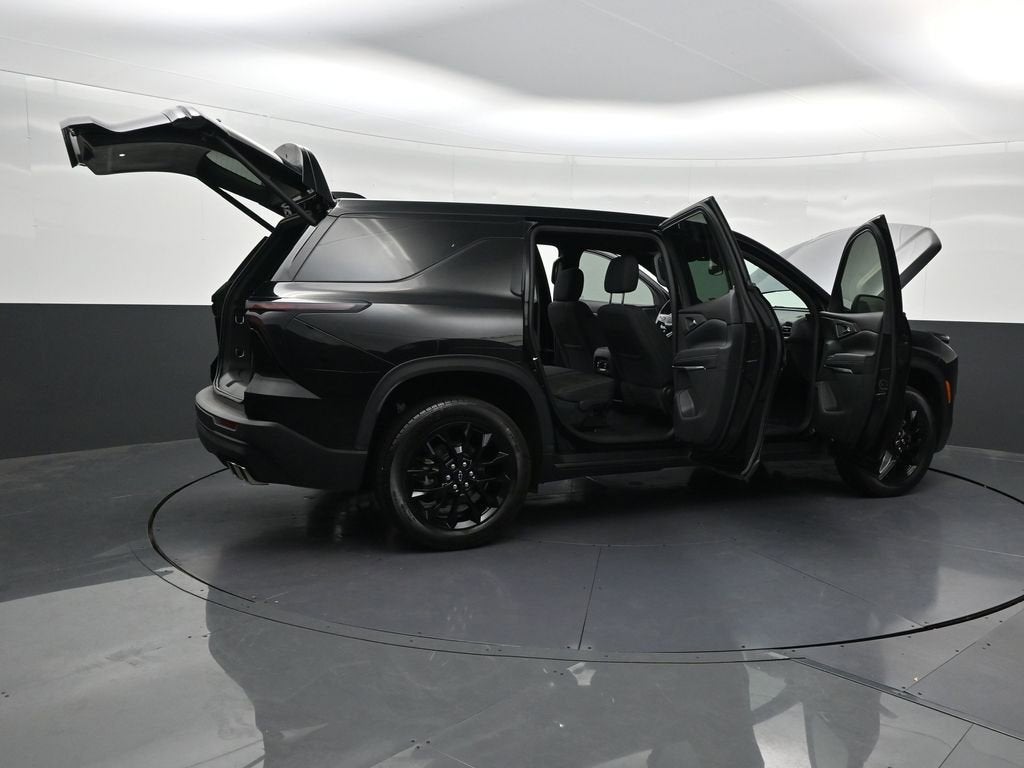 2024 Chevrolet Traverse LS