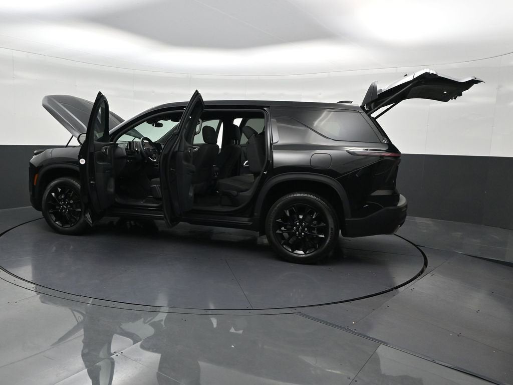 2024 Chevrolet Traverse LS