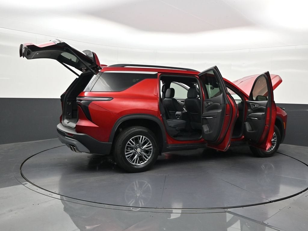 2024 Chevrolet Traverse LT