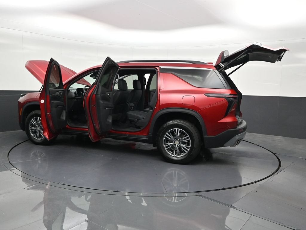 2024 Chevrolet Traverse LT
