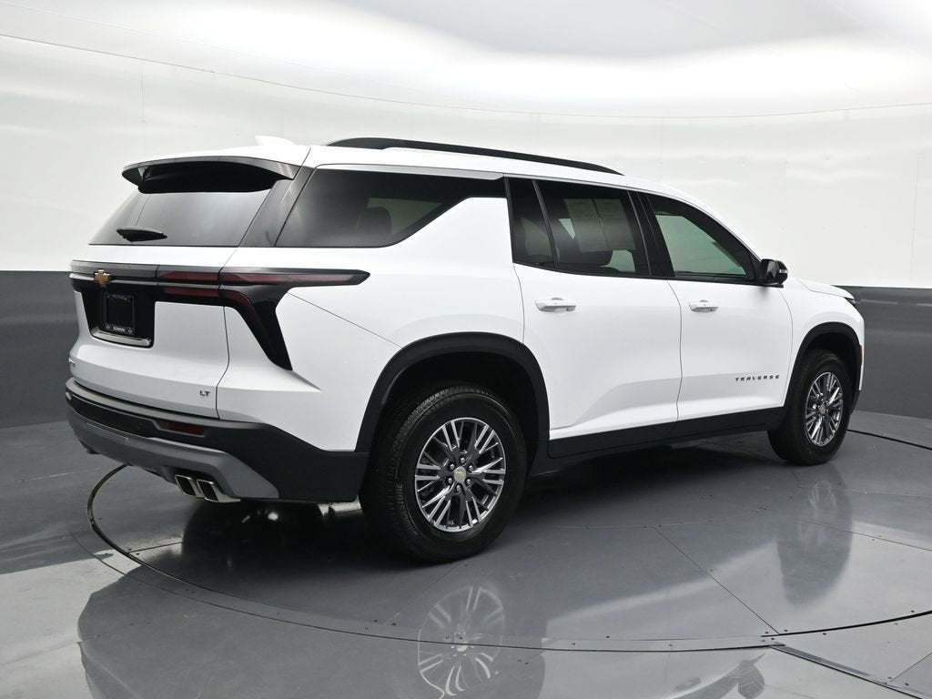 2024 Chevrolet Traverse LT