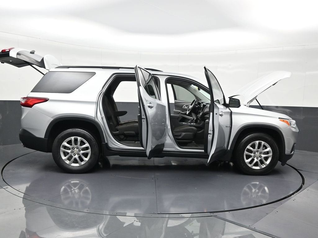 2021 Chevrolet Traverse LT Cloth