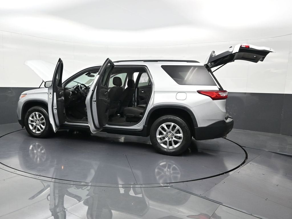 2021 Chevrolet Traverse LT Cloth