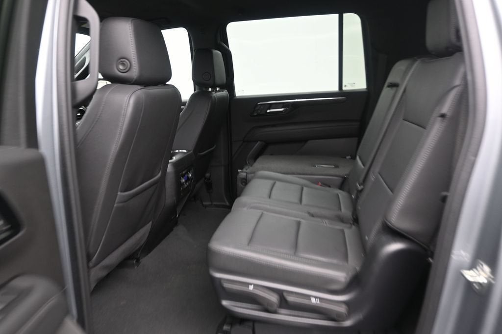 2025 Chevrolet Suburban LT