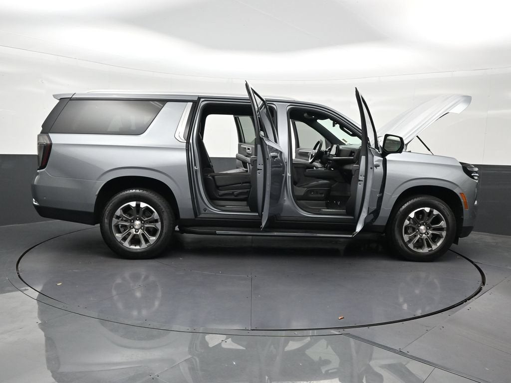2025 Chevrolet Suburban LT