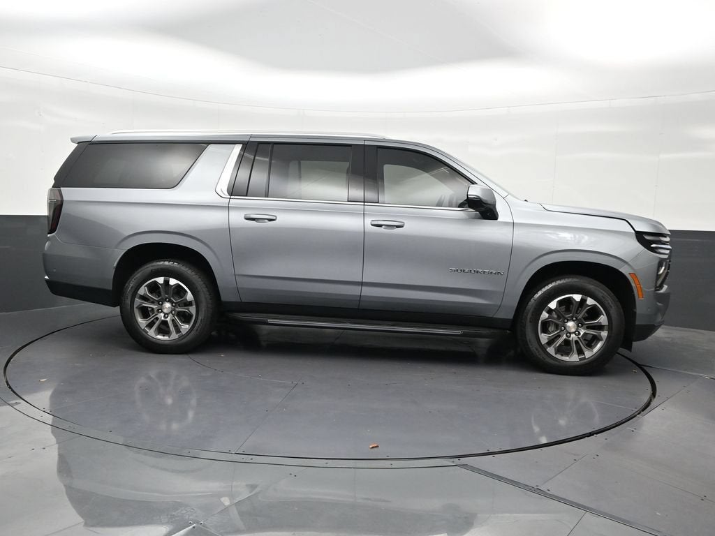 2025 Chevrolet Suburban LT