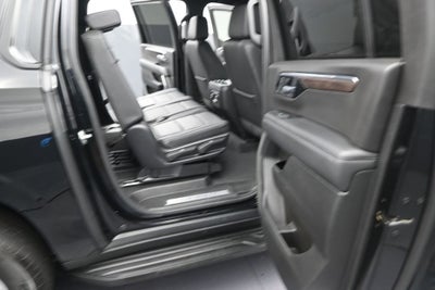 2025 Chevrolet Suburban LT