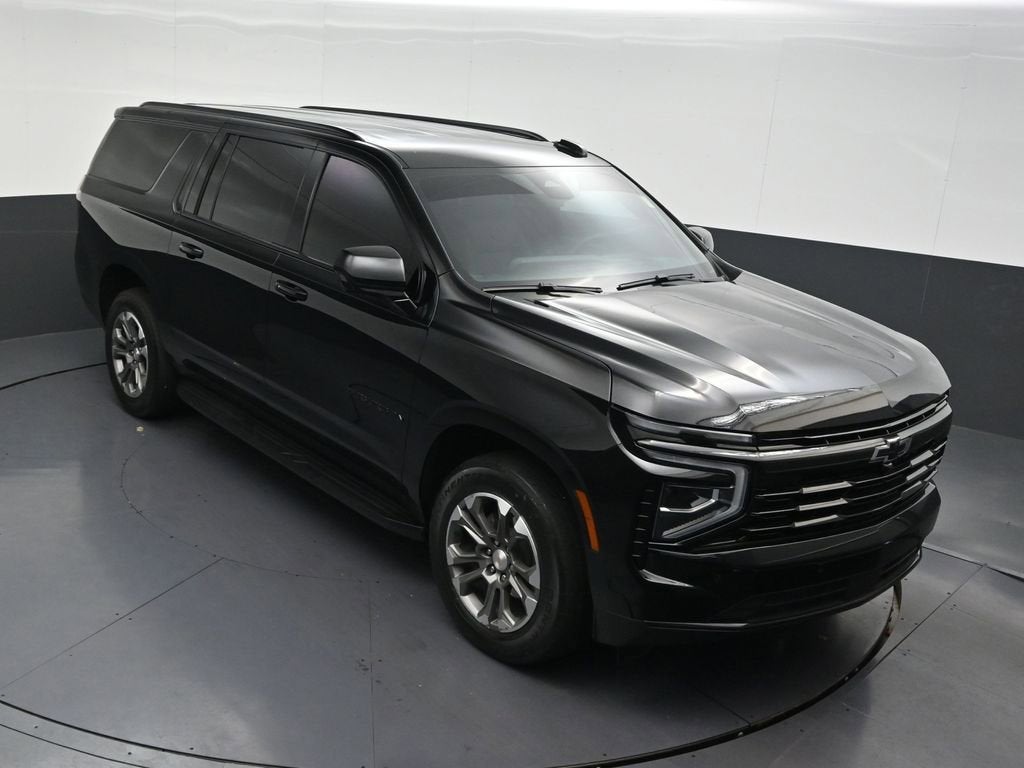 2025 Chevrolet Suburban LT
