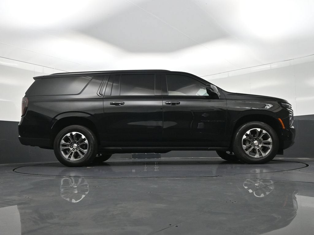 2025 Chevrolet Suburban LT