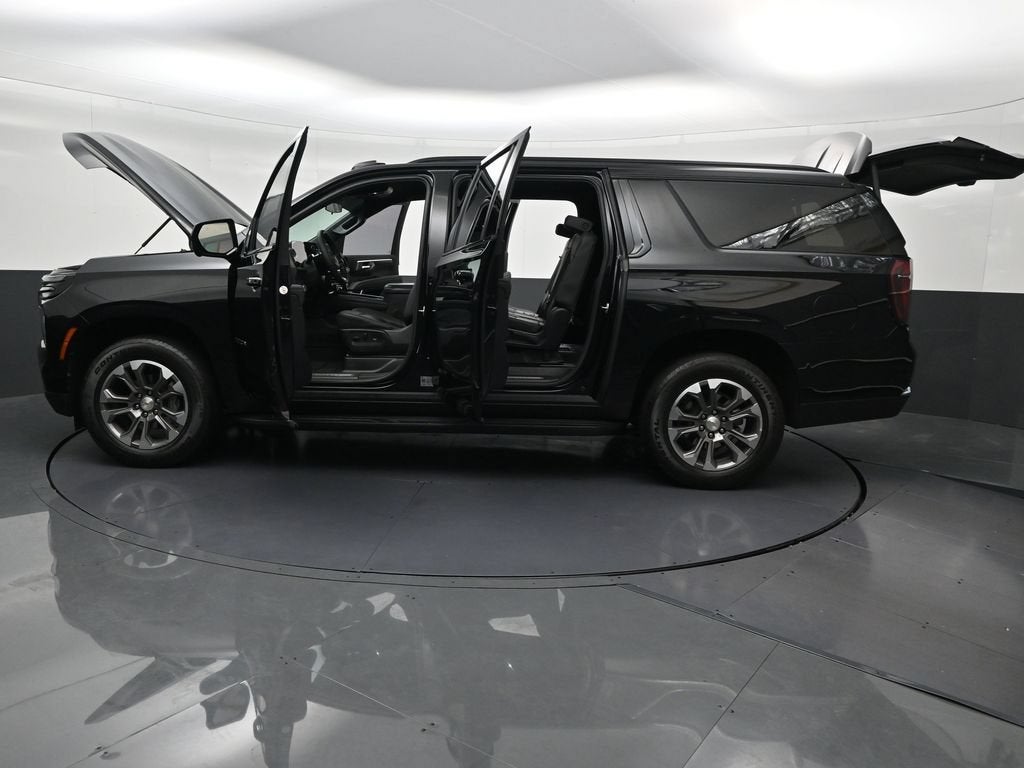 2025 Chevrolet Suburban LT