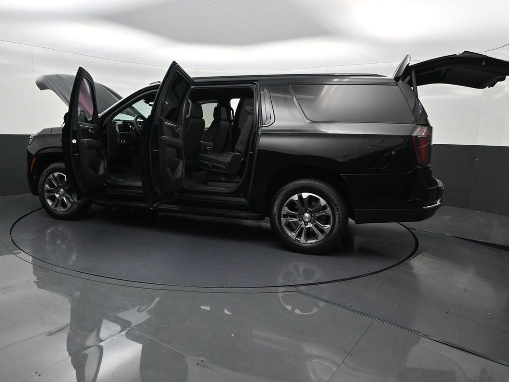 2025 Chevrolet Suburban LT