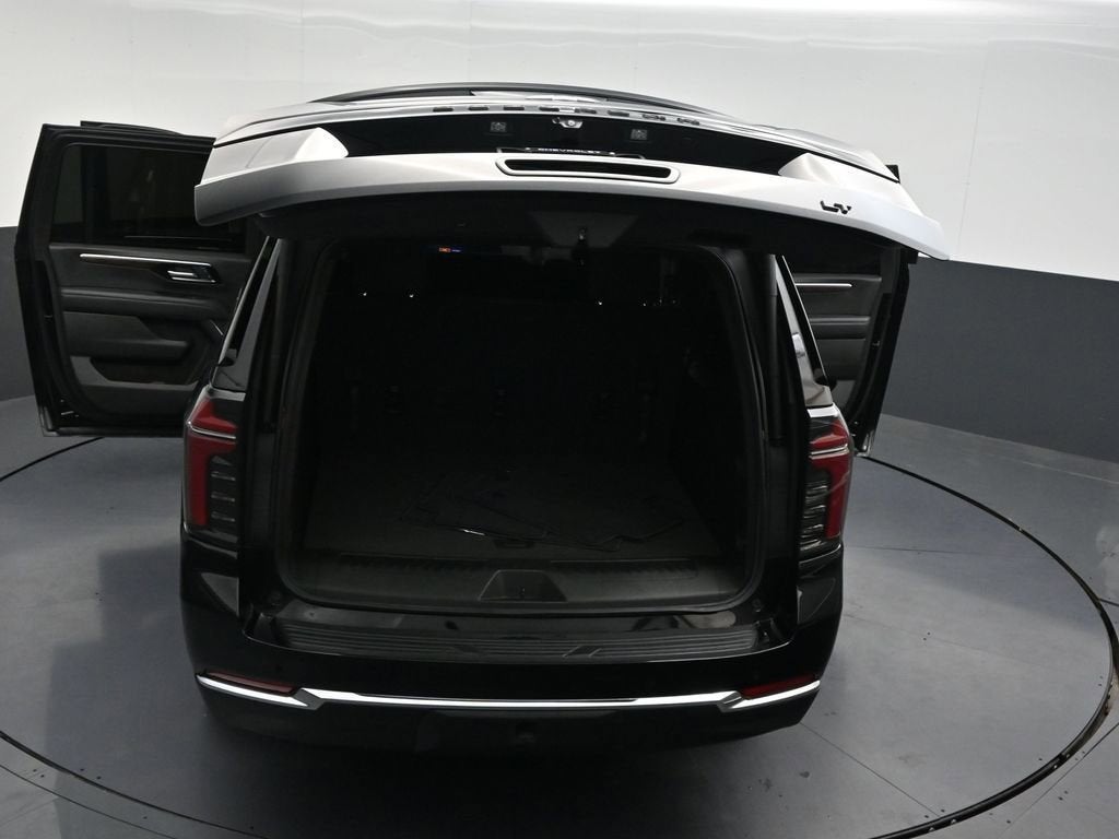 2025 Chevrolet Suburban LT
