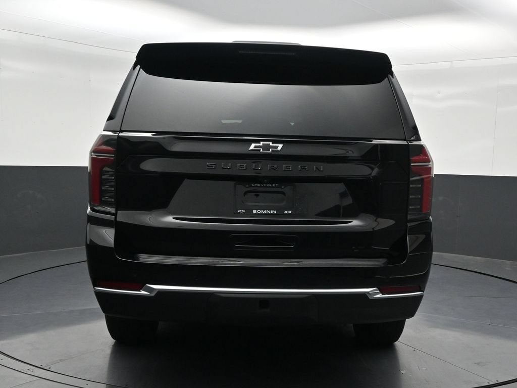 2025 Chevrolet Suburban LT