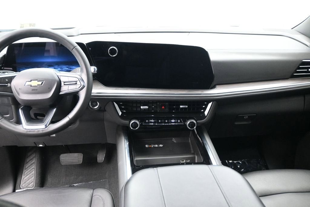 2025 Chevrolet Suburban LT