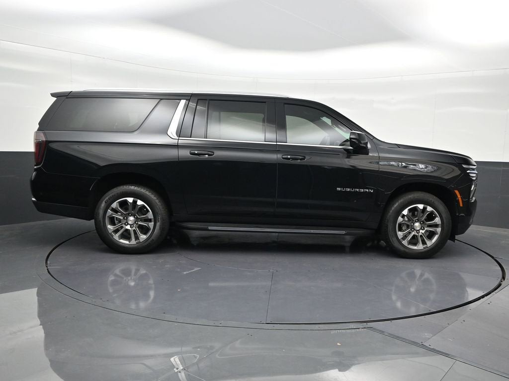2025 Chevrolet Suburban LT