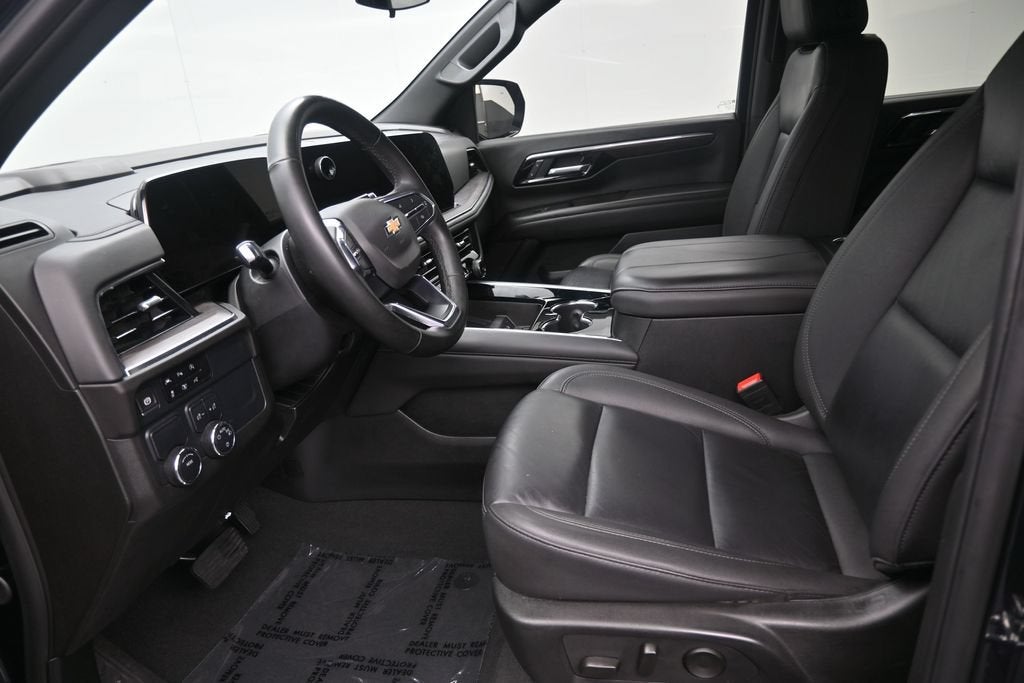 2025 Chevrolet Suburban LT