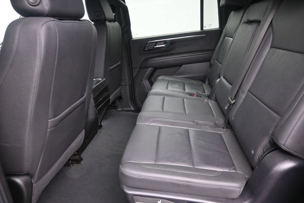 2025 Chevrolet Suburban LT