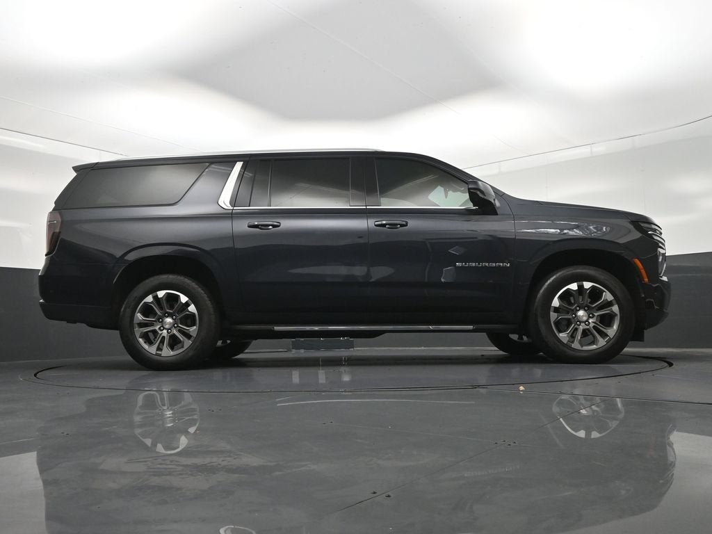 2025 Chevrolet Suburban LT