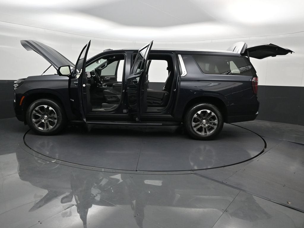 2025 Chevrolet Suburban LT
