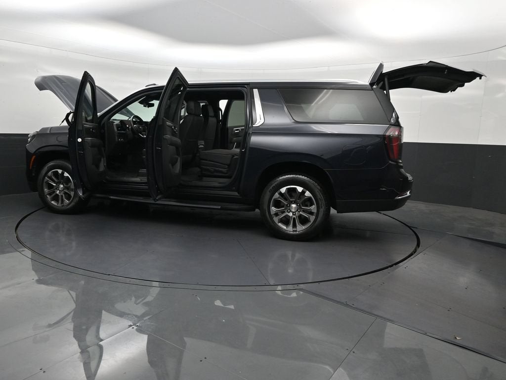 2025 Chevrolet Suburban LT